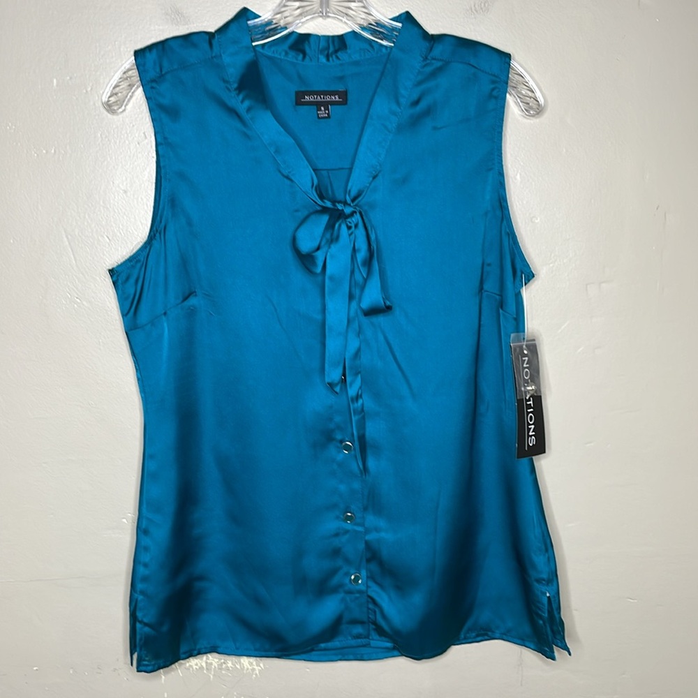 NOTATIONS Sleeveless Blouse Teal Secretary Bow Decorative Button Center NWT Sm